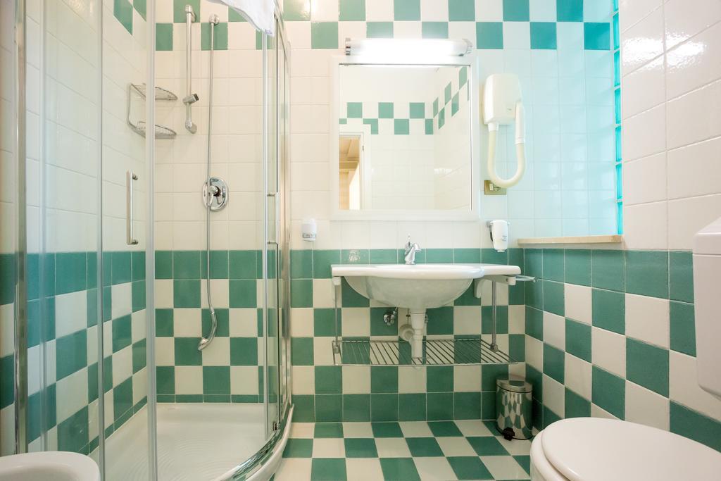 Hotel Helen 3*